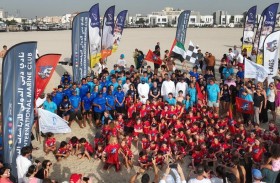 نجاح باهر لتحدي (السباحة حول جزر العالم)  18 ساعة