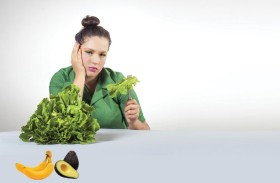 5 أطعمة تُخفض ضغط الدم بشكل طبيعي بحسب اختصاصية