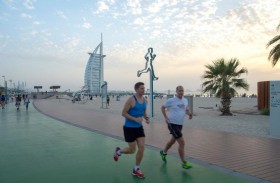 شواطئ دبي مقصد سكانها وزوارها ووجهة عالمية لمحبي الرياضات المائية 