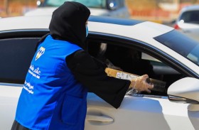 الشارقة للتمكين الاجتماعي تسلم 67 حاسبًا آليًا لدعم تعليم الأيتام عن بعد