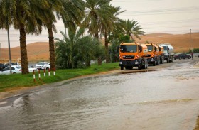 بلدية مدينة العين ترفع جاهزيتها للتعامل مع الحالة الجوية
