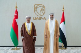 الإمارات وسلطنة عُمان يوقعان مذكرة تفاهم لتعزيز التعاون في المجال الرقابي
