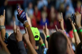 مؤيدو ترامب في تحية ولاء جديدة أكثر التباسا...!