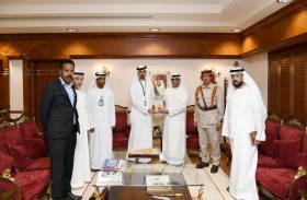 شرطة أبوظبي  تطلع على ممارسات الأرشيف والمكتبة الوطنية