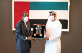 رئيس الدولة يمنح سفير مالي وسام الاستقلال من الطبقة الأولى