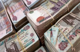 سعر الدولار في مصر يكسر مستويات صعبة.. أعلى من 24 جنيهاً