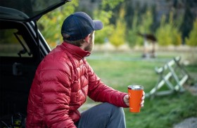 تحذير من ارتداء جواكت سميكة أثناء القيادة