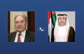 عبدالله بن زايد ووزير خارجية نيوزيلندا يبحثان هاتفيا تعزيز العلاقات الثنائية