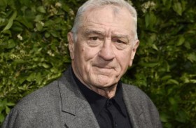 تسرق هدايا عيد الميلاد من منزل دي نيرو