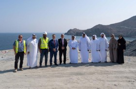 جامعة خورفكان تبحث تعزيز جهود تنمية الحياة البحرية