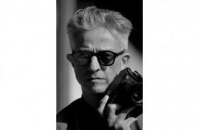 ماكس فادوكول يستدعي جماليات المرأة في  «إبداعات تتحدى الزمن»