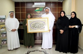 وفد من أكاديمية الفجيرة للفنون الجميلة يزور مركز جمعة الماجد