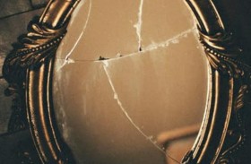 «المرآة السحرية».. انعكاس يكشف تفاصيل عمرها قرون