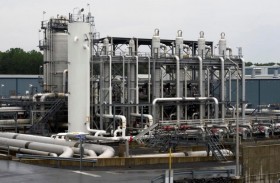 النفط يرتفع مع خفض الإنتاج ردا على تراجع الطلب 