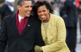 صور عفوية تنهي جدل طلاق ميشيل وباراك أوباما