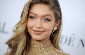 جيجي حديد تعتزل تويتر وتصفه بـ  بالوعه من الكراهية 