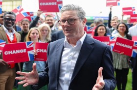 تحالفات و«كواليس سرية» في حزب العمال.. هل تسقط حكومة ستارمر؟