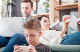 دراسة تحذر من إدمان غريب بين المراهقين
