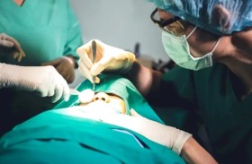 إزالة 150 حشرة من أنف رجل في فلوريدا