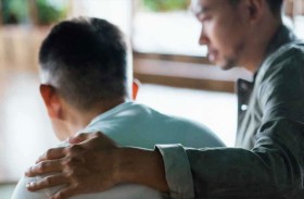 بعد 21 عاماً.. يعثر على أسرته الحقيقية