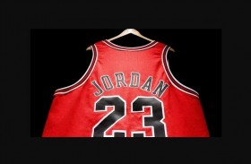 قميص الرقصة الأخيرة لجوردان في مزاد 