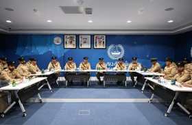 اللواء خليل المنصوري يتفقد سير العمل في مركز شرطة الراشدية