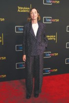 الممثلة الأمريكية جوليان نيكلسون، بطلة مسلسل «هاكس»، تحضر مهرجان تيليفرس لأكاديمية التلفزيون في لوس أنجلوس. ا ف ب