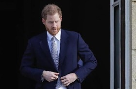 بسبب فضيحة الهواتف.. صحيفة شهيرة تعتذر للأمير هاري