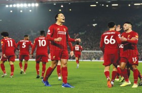 دعوات لإنهاء موسم الدوري  الإنكليزي 30 يونيو 