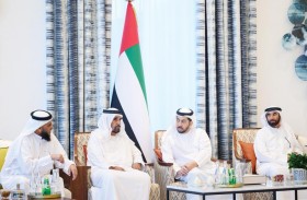 حمدان بن زايد يستقبل عددا من المواطنين ومسؤولي القطاعات الحكومية في منطقة الظفرة 