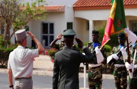 باريس سلمت آخر قواعدها.. حرب النفوذ تحتدم في غرب أفريقيا