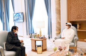 منصور بن زايد يستقبل مبعوث رئيس الوزراء الهندي