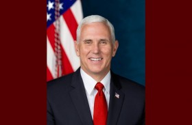 ناشر أميركي يتمسك بنشر مذكرات بنس 