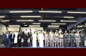 شرطة دبي تعزز الثقافة العلمية والبحثية بالمدن الآمنة والذكية بين موظفيها