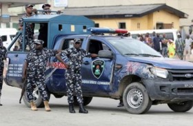 نيجيريا تجند الآلاف من الشرطة لمواجهة الأزمة الأمنية