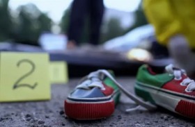 أب يقتل طفليه بوحشية في الحمام 