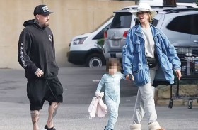 العائلة أهم.. كاميرون دياز مع ابنتها وزوجها مع بداية 2024