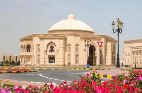 دار المخطوطات الإسلامية بالجامعة القاسمية تتلقى مخطوطات مصورة إهداء من حاكم الشارقة