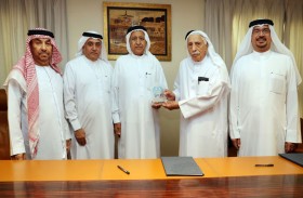 اتفاقية تعاون علمي بين جامعة الوصل بدبي وكلية آل مكتوم للتعليم العالي باسكتلندا