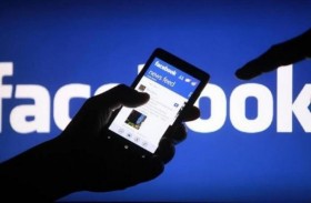 أم تحاكم فيسبوك بسبب إدمان ابنتها