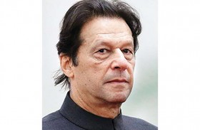 المعارضة في باكستان تقترب من الإطاحة بعمران خان