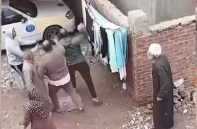 يتعرض لضرب مبرح من إخوته بسبب الميراث