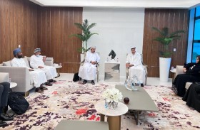مكتبة محمد بن راشد تستقبل وفداً من هيئة الوثائق  والمحفوظات الوطنية بسلطنة عمان