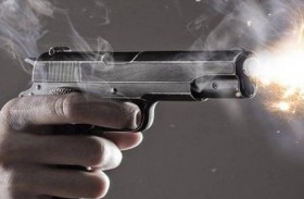 ينهي حياة والدته بـ7 رصاصات