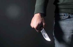 طعن الابن أمه فأرداه شقيقه قتيلاً