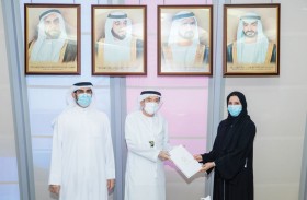 الرئيس الأعلى لجامعة الإمارات يستقبل نوف الجنيبي الحاصلة  على زمالة الجمعية الدولية لعلم النفس الإيجابي