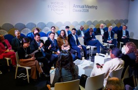 حكومة الإمارات تستعرض في «دافوس» تجارب تصفير البيروقراطية وتطوير الخدمات