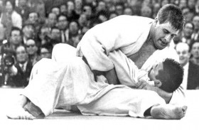 طوكيو 1964.. بربري هولندي يجرح كبرياء اليابانيين 