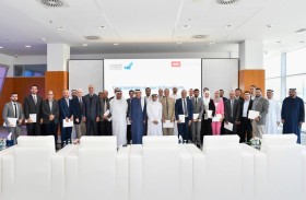 زكي نسيبة يكرم الحاصلين على براءات اختراع في جامعة الإمارات