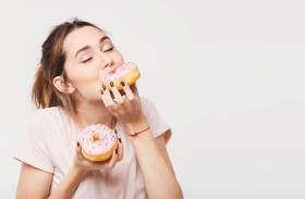 كشف سبب الإدمان على الحلويات